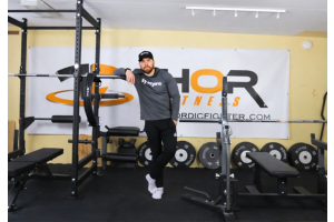 Josef Eriksson visar power racket TF R2