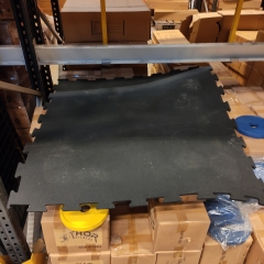 REA - Helsvart 10mm Tjockt Gummigolv 1 x 1m, pussel