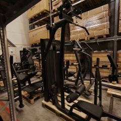 UTFÖRSÄLJNING - TF Advanced Lat Pull Down