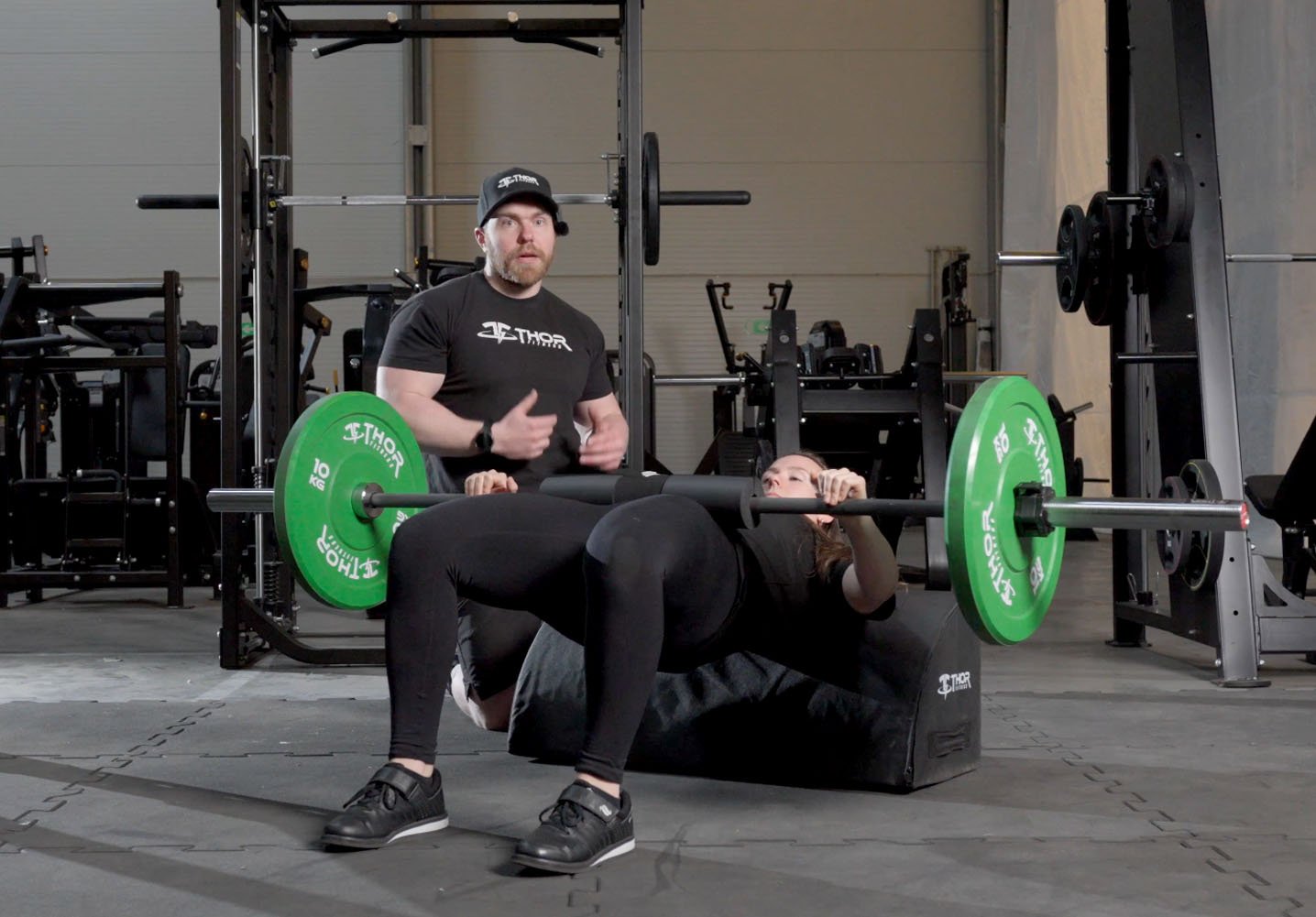 Så utför du hip thrusts