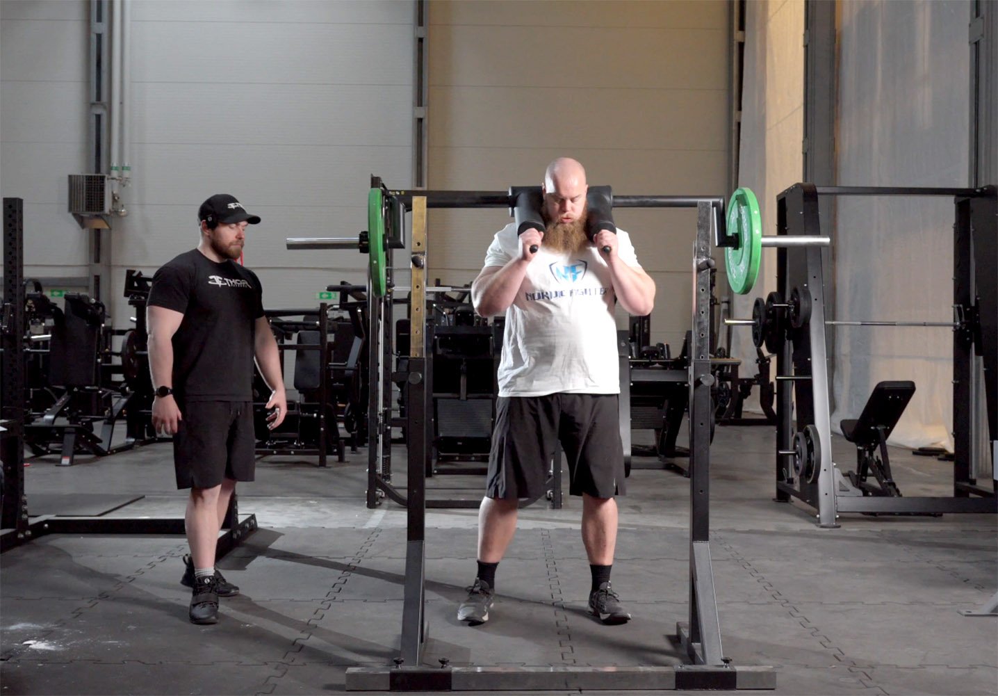Så utför du Stålmannen med Safety Squat Bar