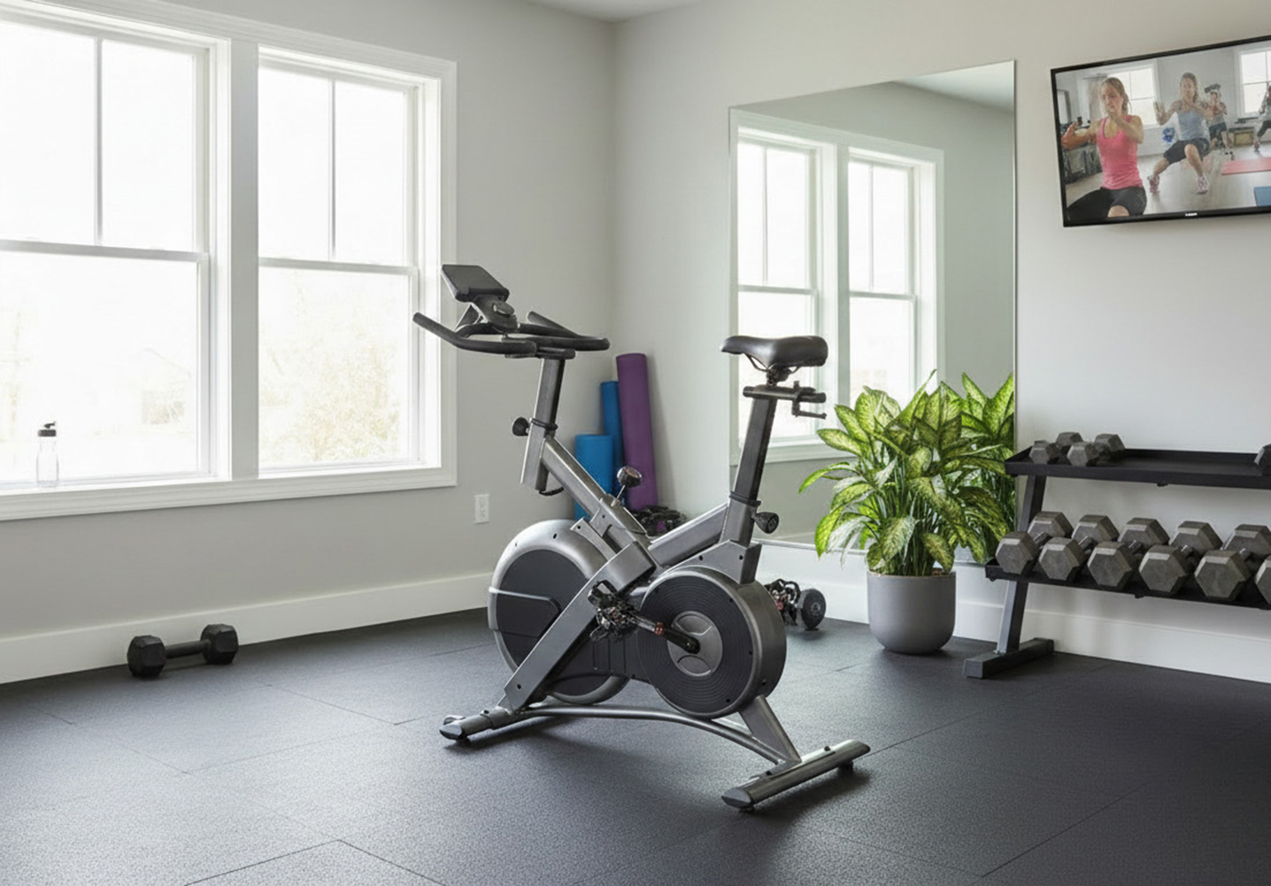 Thor Fitness home Spinning bike i ett hemmagym